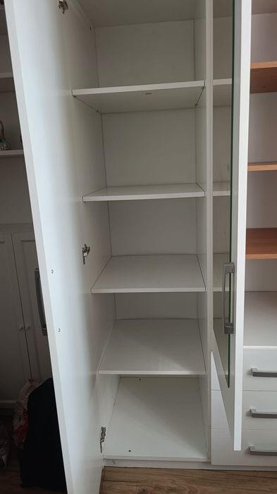 Sprzedam szafę trzy drzwiową szafkę i  słupek