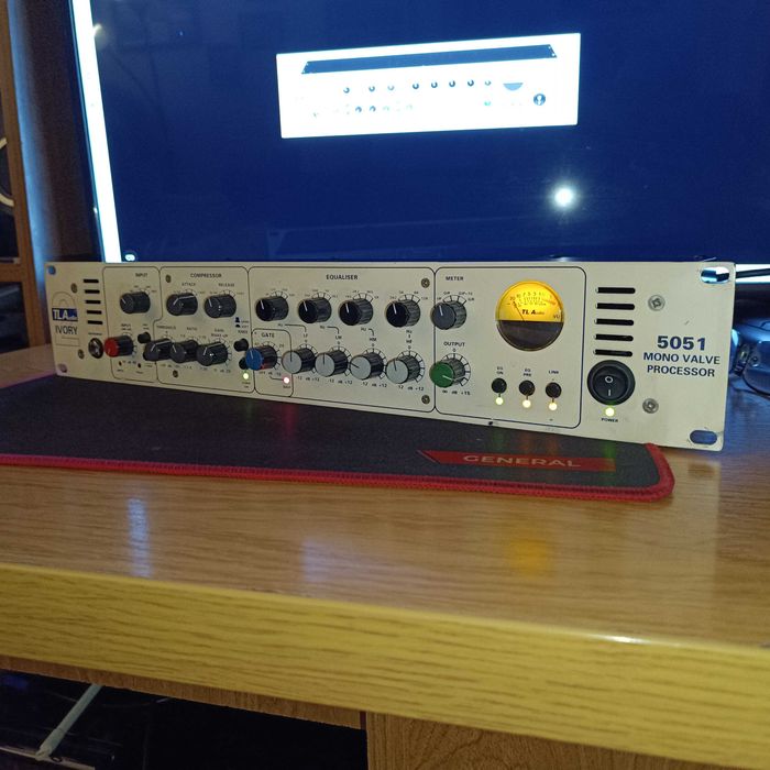 TL Audio Ivory 5051 MkII preamp