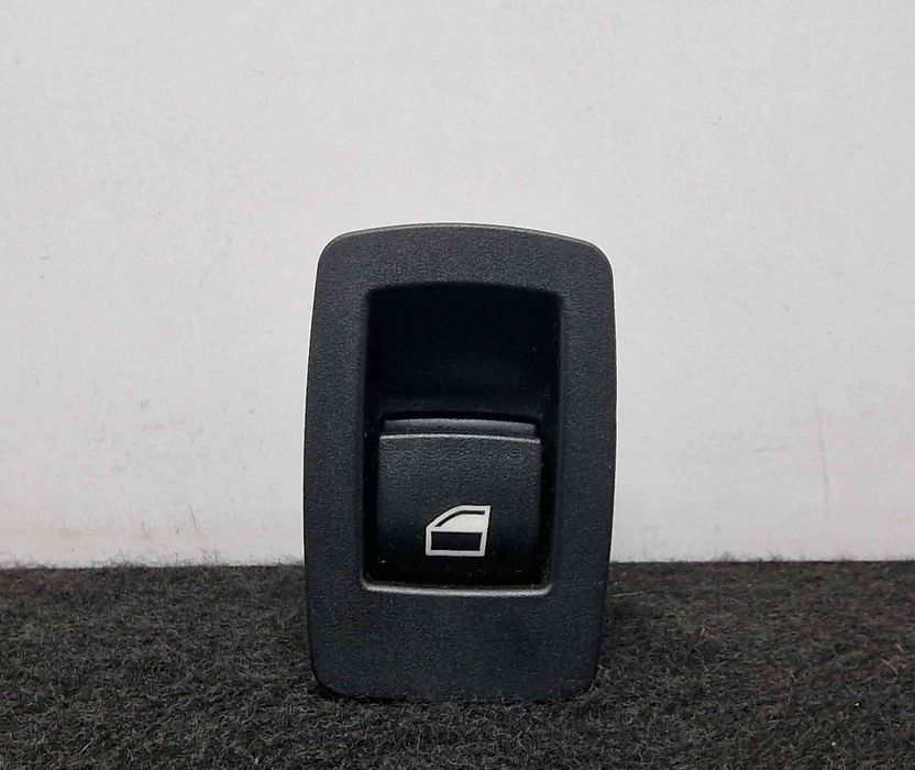 Comando / Botão / Interruptor Vidros Trás Direito 9208106-02 - BMW 1