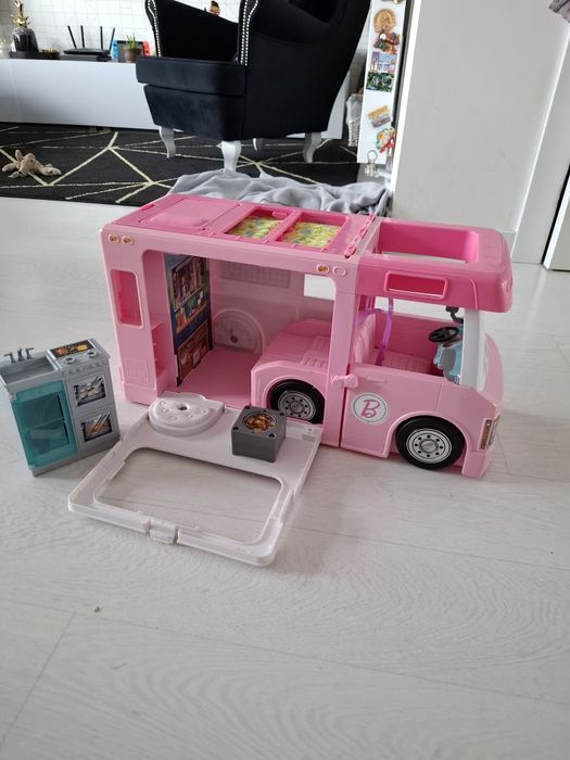 Kamper Barbie z akcesoriami