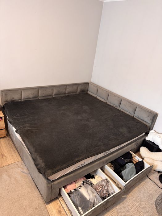 Sprzedam łóżko tapicerowane 180×200 cm – używane, stan dobry