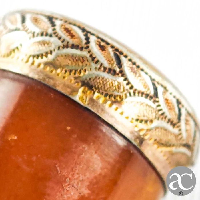 Antiga Boquilha em âmbar e ouro com placa