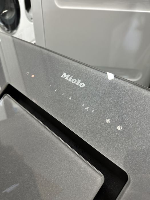 Витяжка Miele DA6498