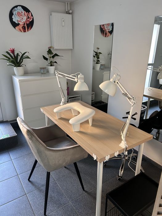 Stanowisko do manicure – super lokalizacja salonu – Piątkowo, Poznań