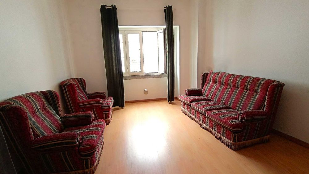 APARTAMENTO NO CENTRO DO FUNDÃO COM DESPESAS INCLUÍDAS