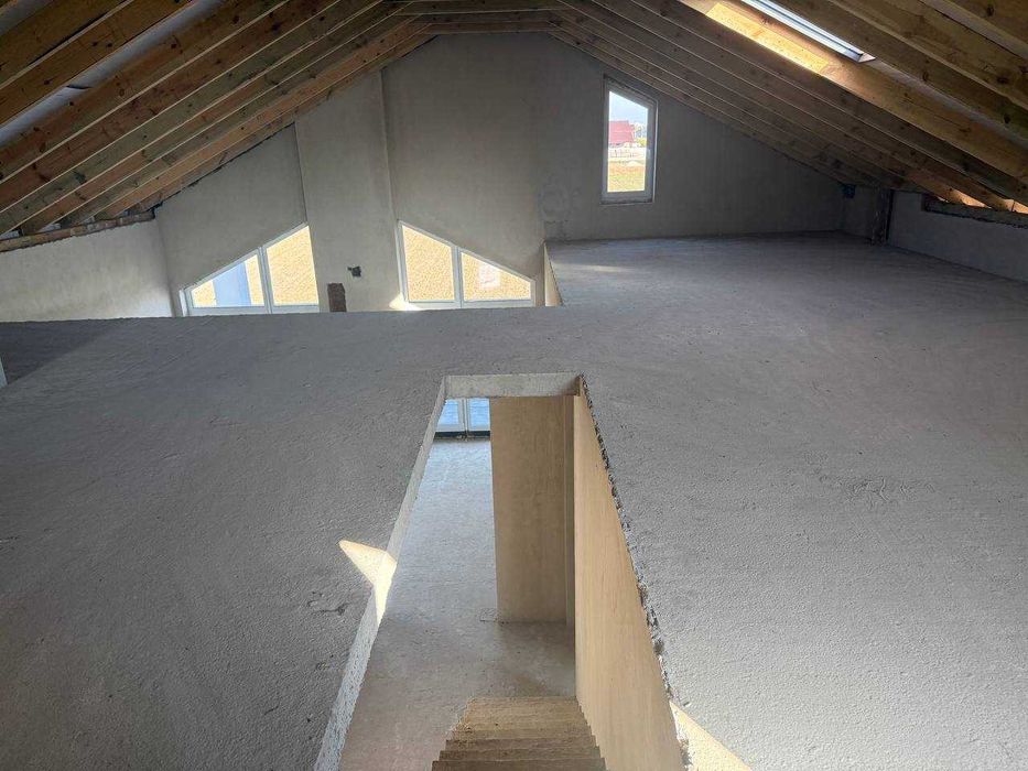 Продаж окремостоячого будинку за Авторинком