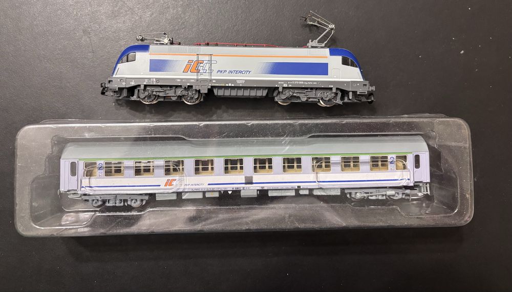 Piko lokomotywa i wagon intercity