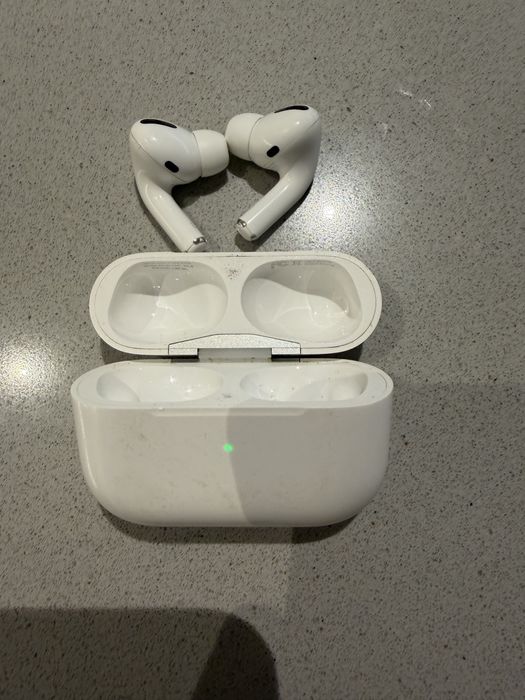 AirPods Pro 1  // 2022