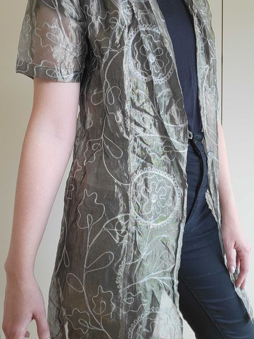 Colete Verde Tropa Semi-Transparente com Bordado - Brunella