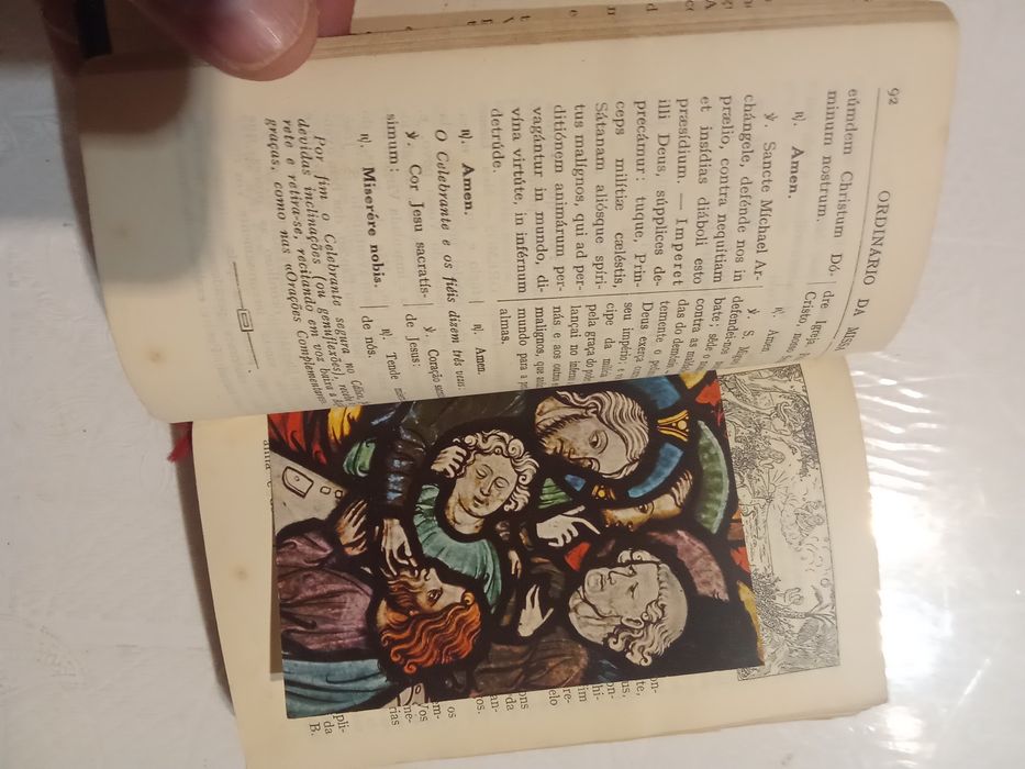 Missal romano quotidiano, com pagelas