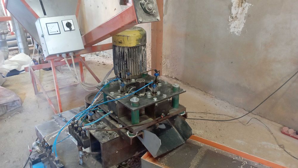 Peleciarka 4 rolkowa z centralnym smarowaniem