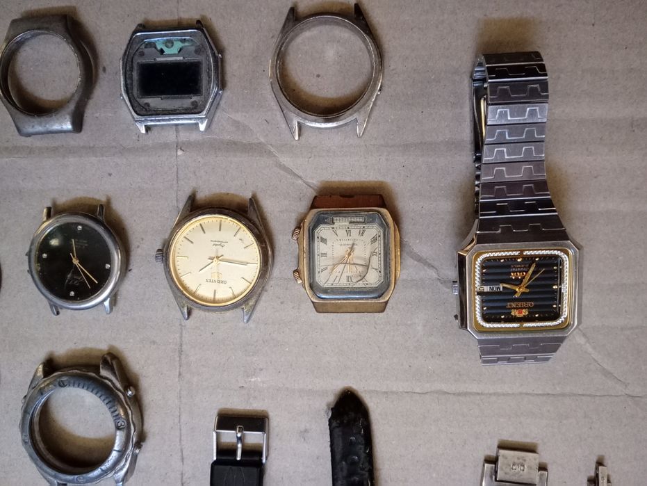 Продам наручные часы.