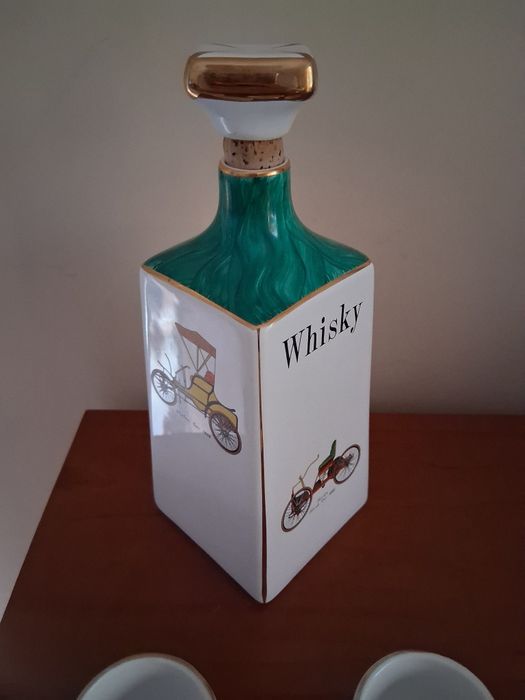 Garrafa de loiça whisky