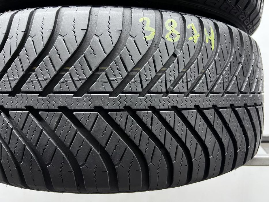 2шт всесезонні 215/55/R16 2023р Goodyear Vector 4 Seasons