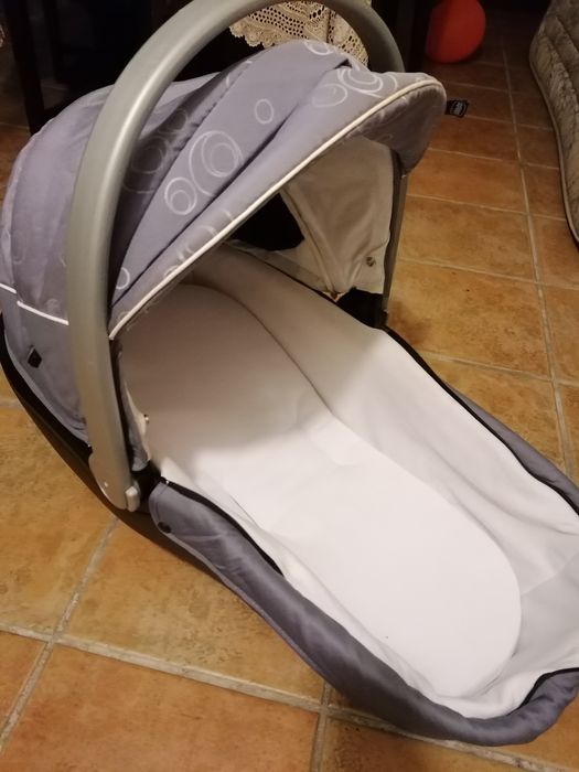 Alcofa Chicco e Ovo Chicco de bebé