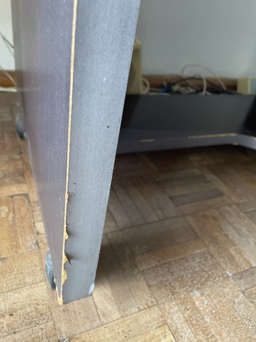 Secretária com prateleira para teclado