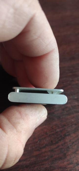 MP-3 плеер Apple iPod shuffle 4го поколения.