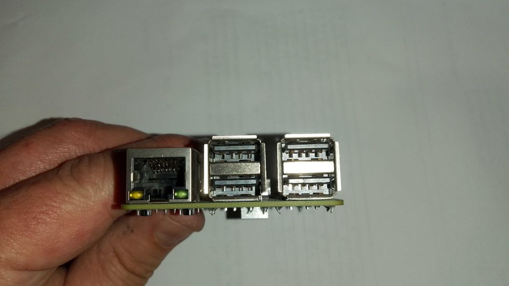 Raspberry Pi 3 B+ + корпус + кулер + карта на 64 GB