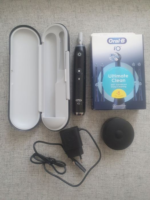 Szczoteczka Oral-B iO10 z 8 nowymi końcówkami Ultimate Clean, stan bdb