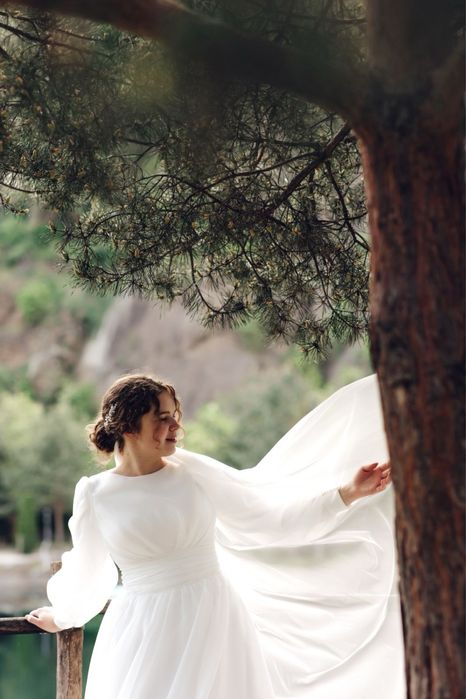 Продам весільну сукню