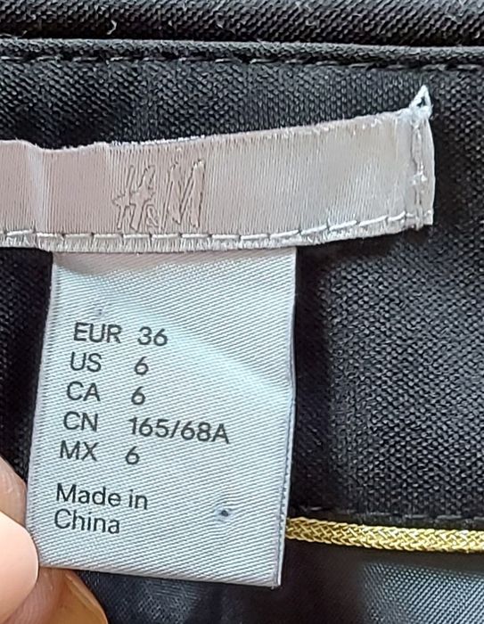 Czarna, ołówkowa spódnica, rozporek, H&M, S