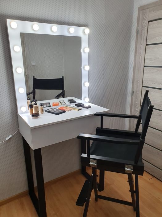 Toaletka z lustrem szer80cm make up do makijazu Hollywood wizażu led