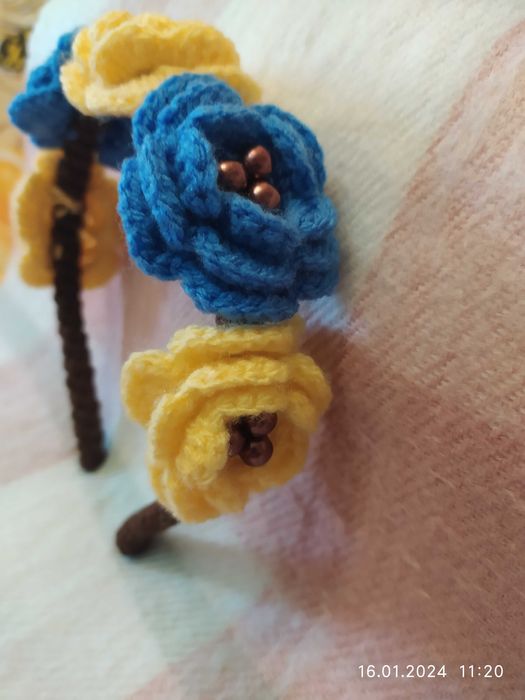 Обручі з квітами для дівчат ручної роботи під замовлення