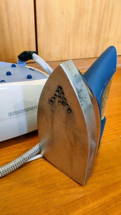 Ferro de engomar com caldeira