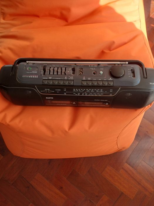 Sanyo, 2 cassette players and radio64741081750147121