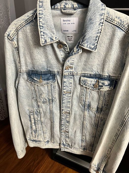 Kurtka jeansowa marki Bershka