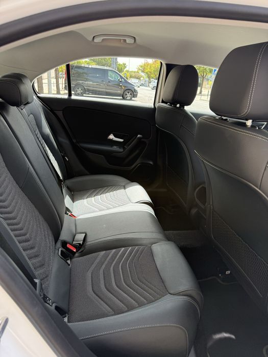 Mercedes-Benz A 250 e Limousine (2025) - Garantia de fábrica Mercedes-Benz