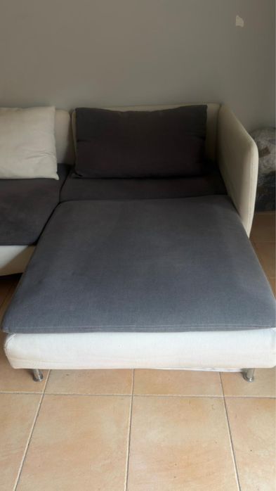 Sofá com chaise longue