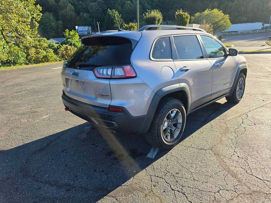 Jeep Cherokee Trailhawk      2020