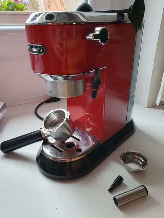 Ekspres do kawy kolbowy DeLonghi