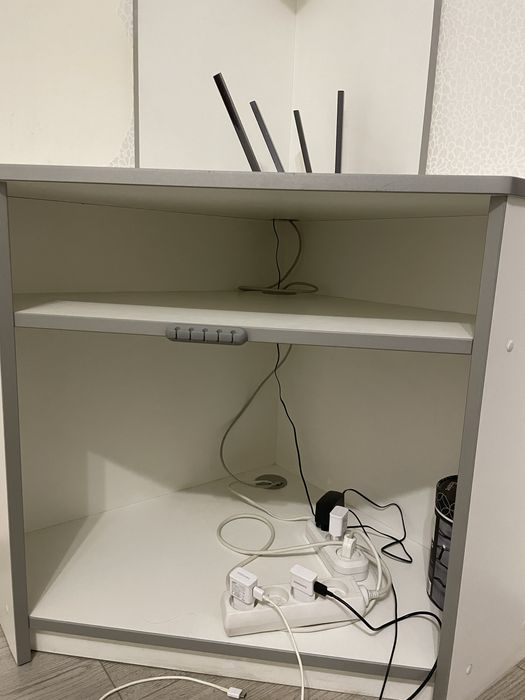 ПРОДАМ Стелаж кутовий під телевізор тумба