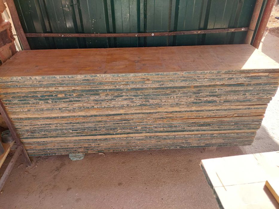 Aluguer Paineis tricapa tipo doka 2.00x 0.5m cofragem