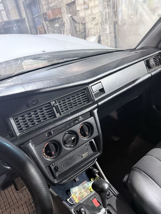 Мерседес 190е 2.0 бензин автомат