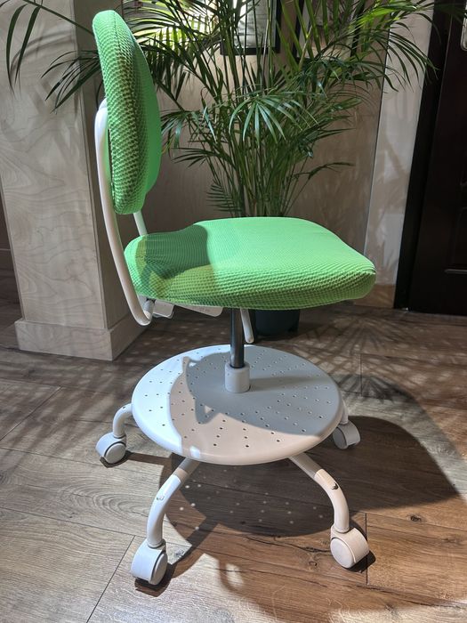 Krzesło IKEA dziecięce biurowe z regulacją