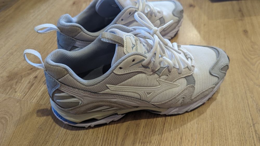 Mizuno wave rider 10