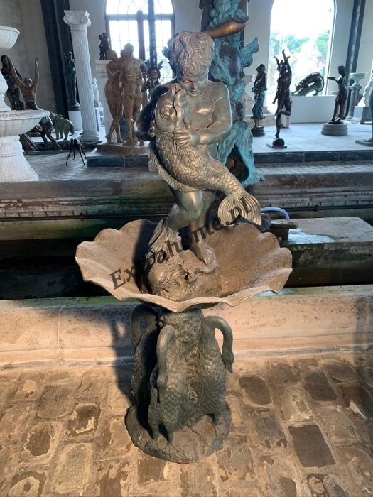 Fontanna z brązu Dziewczynka ze słonecznikami h145cm