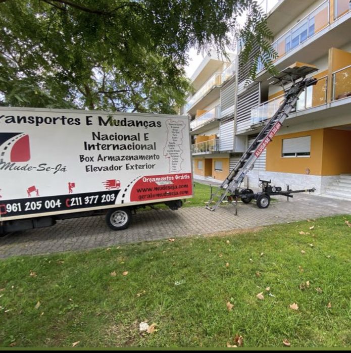 Elevador Exterior  / Plataforma Elevatória / Grua