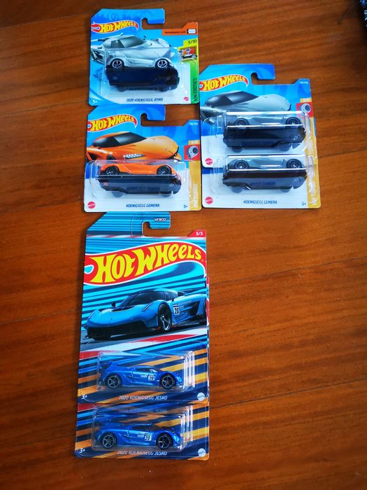 Koenigsegg/volvo hot wheels com portes incluídos