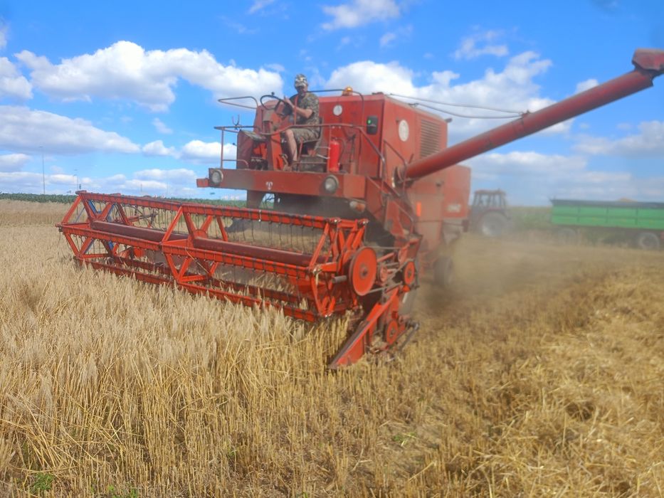 Kombajn Bizon Z056