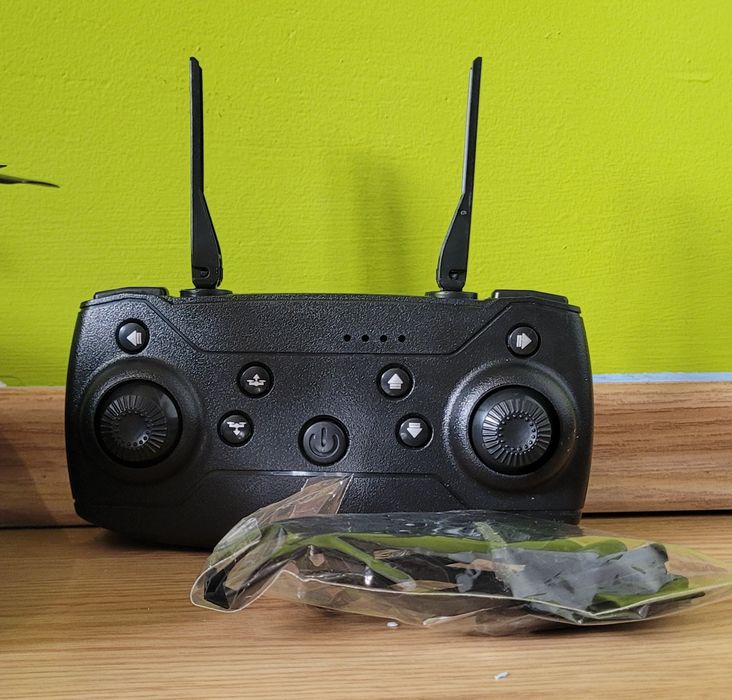Dron E99 PRO MAX wifi HD