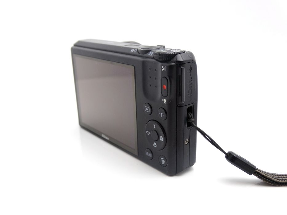 Nikon Coolpix S7000 16Мп/ Wi-Fi/ NFC/ Full HD гарний стан