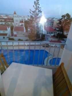 T0+1 a 250m da praia com piscinas de adultos+1 de criancas