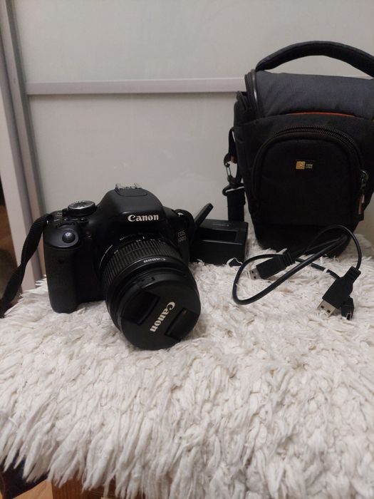 Фотоапарат Canon EOS 600D Kit