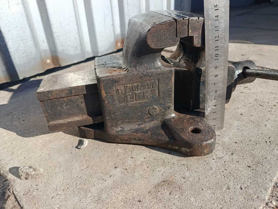 Тиски слесарные  СССР