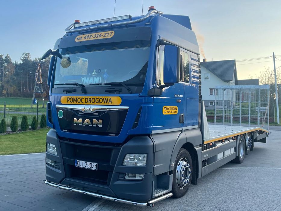 Pomoc Drogowa 24/7 Holowanie Auto Pomoc Laweta