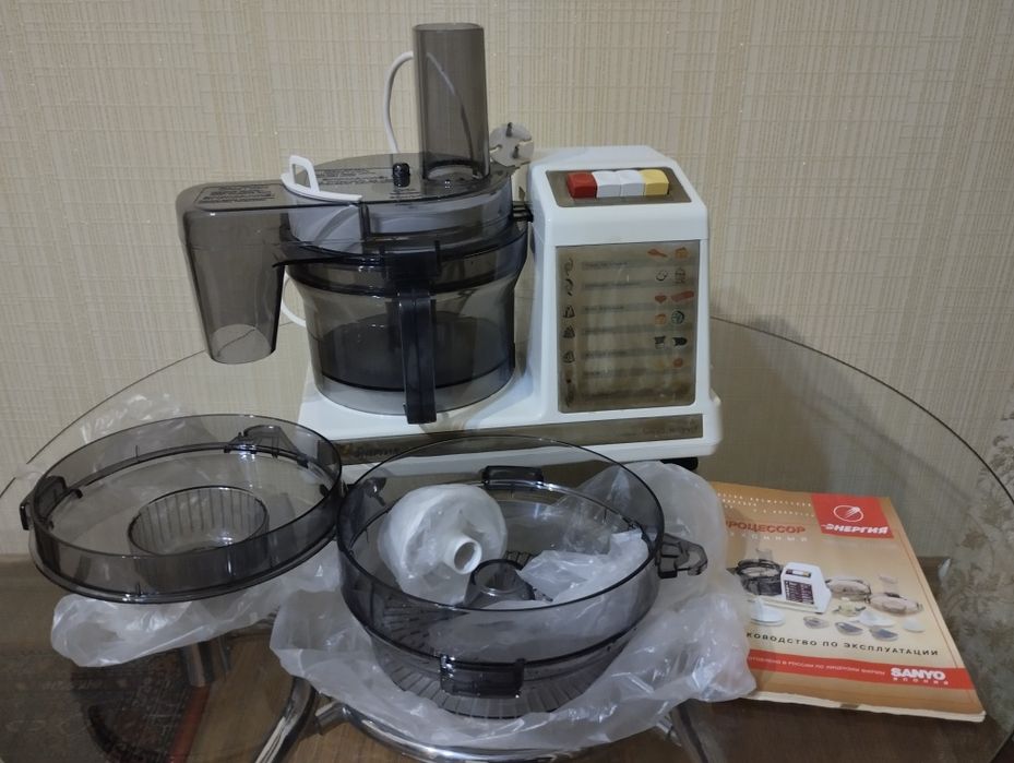 Продам кухонный комбайн